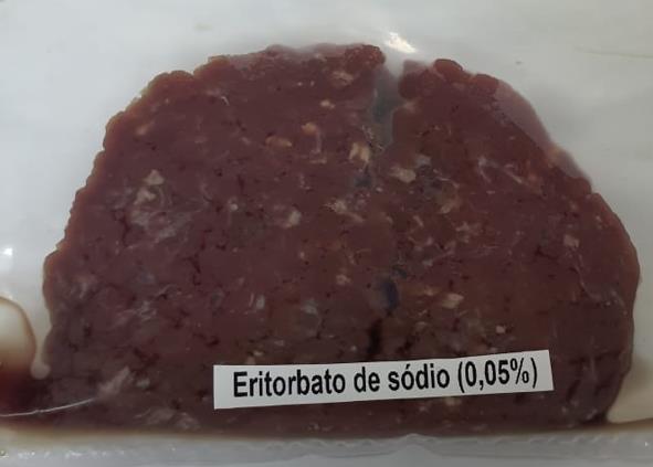 Ground beef from the coxão mole cut.